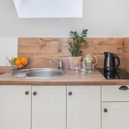 Izabela شكلارسكا بوريبا